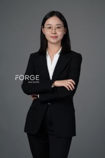 Lizzie Zhang - Real Estate Agent