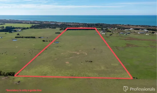 WHAT A FIND- 42 ACRES ( 17 HECTARES) 500METRES FROM BEACH!!!!!

PRICED TO SELL