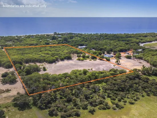 EXPANSIVE LAND PARCEL NEAR SIESTA PARK BEACH 