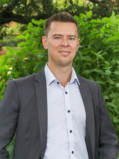 Louis Stapleton - Real Estate Agent at McGrath Estate Agents - Castle Hill