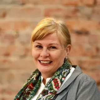 Louise Brown - Real Estate Agent