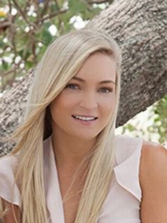 Lydia Robins - Real Estate Agent