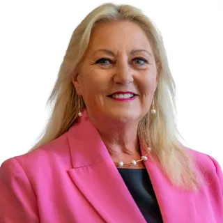 Lynda White - Real Estate Agent