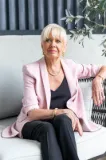 Lynne Lester - Real Estate Agent From - Aurora Lower North Shore Neutral Bay