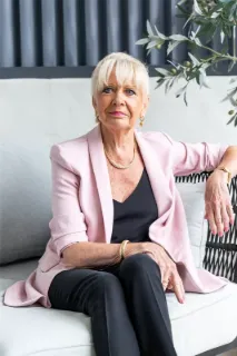 Lynne Lester - Real Estate Agent