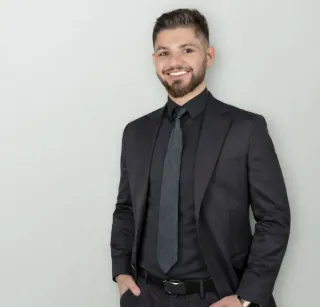 Masoud Bakhshi - Real Estate Agent
