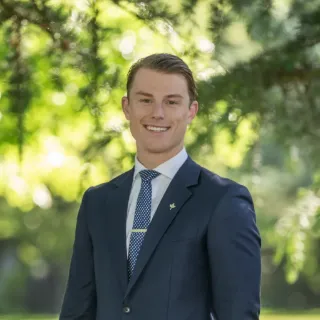 Mackenzie Field - Real Estate Agent