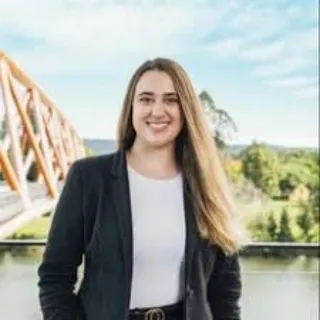 Madison Naylor - Real Estate Agent