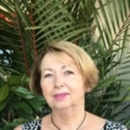 Janice Knappstein - Real Estate Agent at Professionals - DARWIN CITY