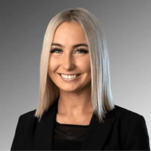 Chloe Parisi - Real Estate Agent at Buxton - Lara