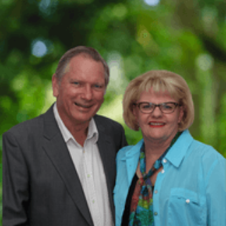 Ian and Janelle Pye - Real Estate Agent