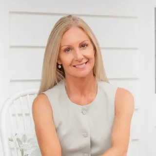 Ilona Barry - Real Estate Agent
