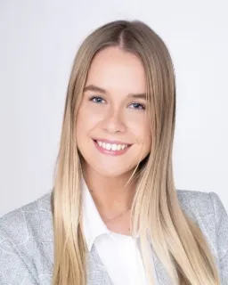 Chloe Denver Denver - Real Estate Agent