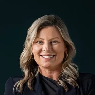 Renee Hewstone - Real Estate Agent