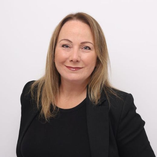 Jasmin Tchilinguirian - Real Estate Agent at Buxton Wheelers Hill - -
