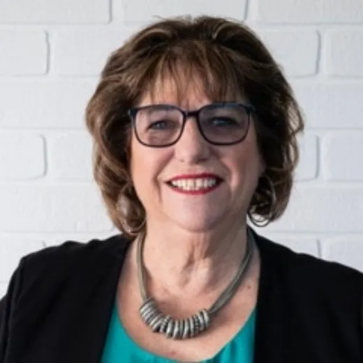 Betty  Wark - Real Estate Agent at McIntyre Property - GREENWAY