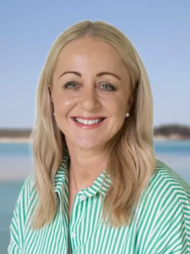 Rachelle Develder - Real Estate Agent at Hangloosa Property Noosa - TEWANTIN