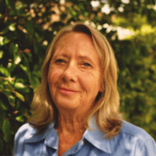 Julia Jones - Real Estate Agent
