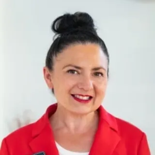 Denise Haynes - Real Estate Agent