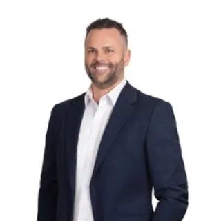 Kayn  Luff - Real Estate Agent