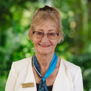 Yvonne Bradley - Real Estate Agent