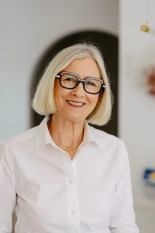 Mandy Engelhardt - Real Estate Agent