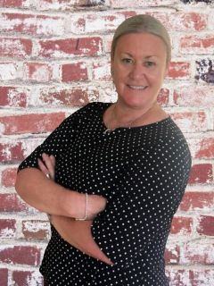 Mandy Hulbert - Real Estate Agent