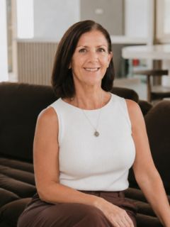 MANDY LEAHY - Real Estate Agent