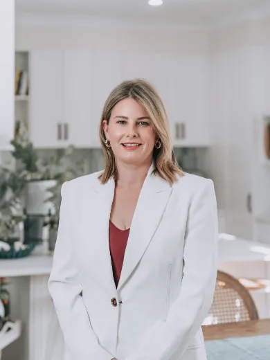 Brooke Fordham - Real Estate Agent at Meagan Read Property - JIMBOOMBA