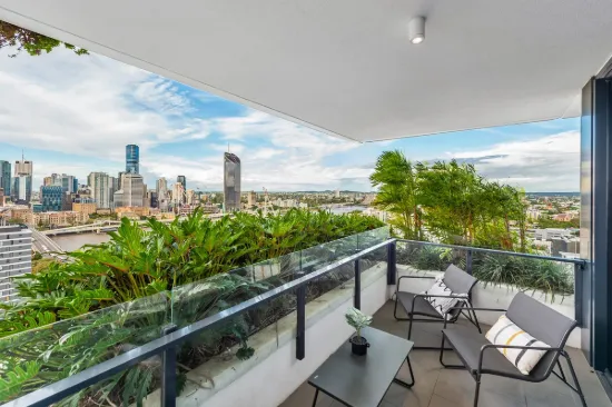 LIVE THE SOUTH BRISBANE LIFESTYLE. OR LET IT PAY FOR ITSELF.