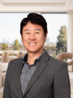 Michael Zhang - Real Estate Agent