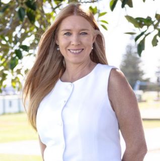 Michelle Mitchell - Real Estate Agent