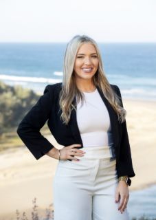 Michelle Olsen - Real Estate Agent