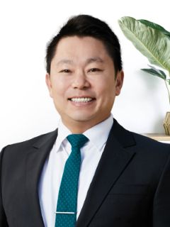 Mike  Lao - Real Estate Agent