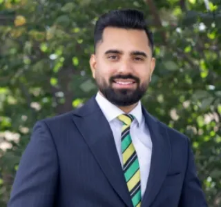 Milan Neotane - Real Estate Agent