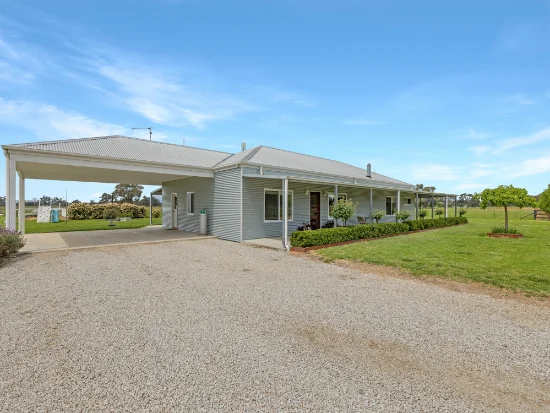 363 Dundas Lane, Greta, Vic 3675