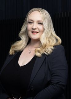 Monique Brooks - Real Estate Agent