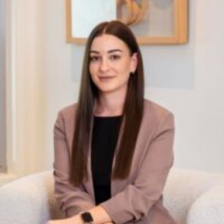Monique Robinson - Real Estate Agent