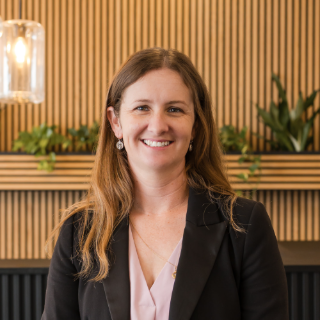 Monique Mohr - Real Estate Agent