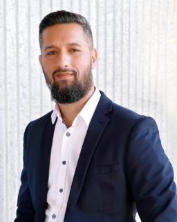 Mustafa Mohsinpoor - Real Estate Agent