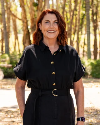 Naomi Carter - Real Estate Agent