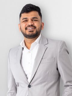 Nav Gunerathna - Real Estate Agent