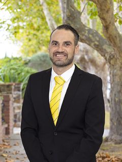 Nick Giannopoulos - Real Estate Agent
