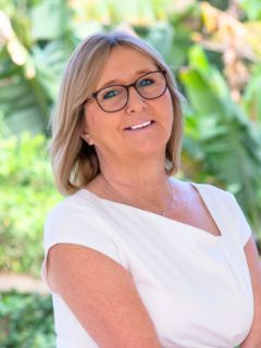 Nicola Coe - Real Estate Agent