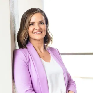 Nicole Kemp - Real Estate Agent