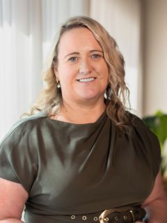 Nicole Cooney - Real Estate Agent