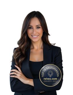 Nicole  Jones - Real Estate Agent