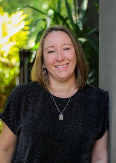 Nicole Hobbs - Real Estate Agent at YSH Property - WOOLLOONGABBA