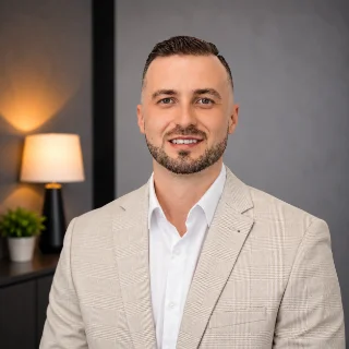 Nik Jones - Real Estate Agent
