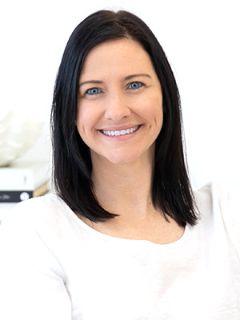 Niki Hogan - Real Estate Agent